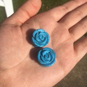 5/8 turquoise rose shaped plugs gauges